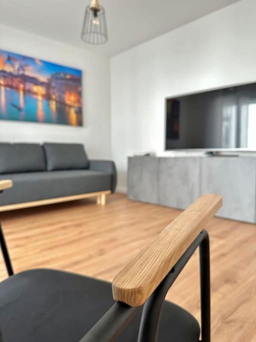 Amao-Pearl I Comfort Suite I 94Qm I Kingsize-Bett I Exklusiv Mit Balkon & Tiefgarage I Aufzug 奥芬堡 外观 照片